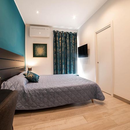 Colosseo Cozy Rooms B&B Рим Екстериор снимка