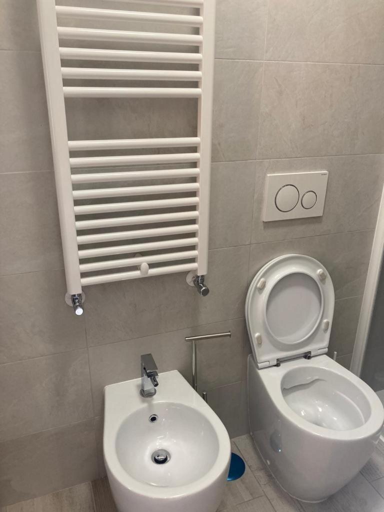Colosseo Cozy Rooms B&B Рим Екстериор снимка